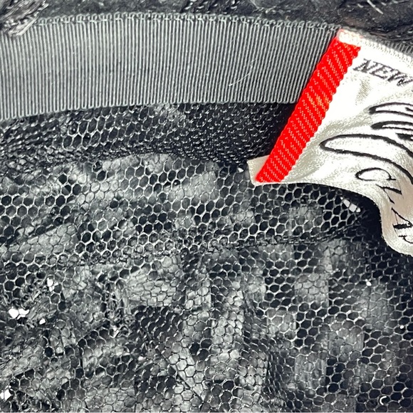 Vintage Mr. John Classic Black Woven Pillbox Style Hat with White Trim - Picture 8 of 8